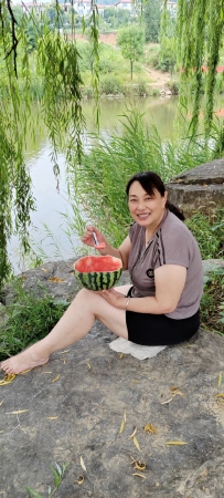 吃瓜大姐
